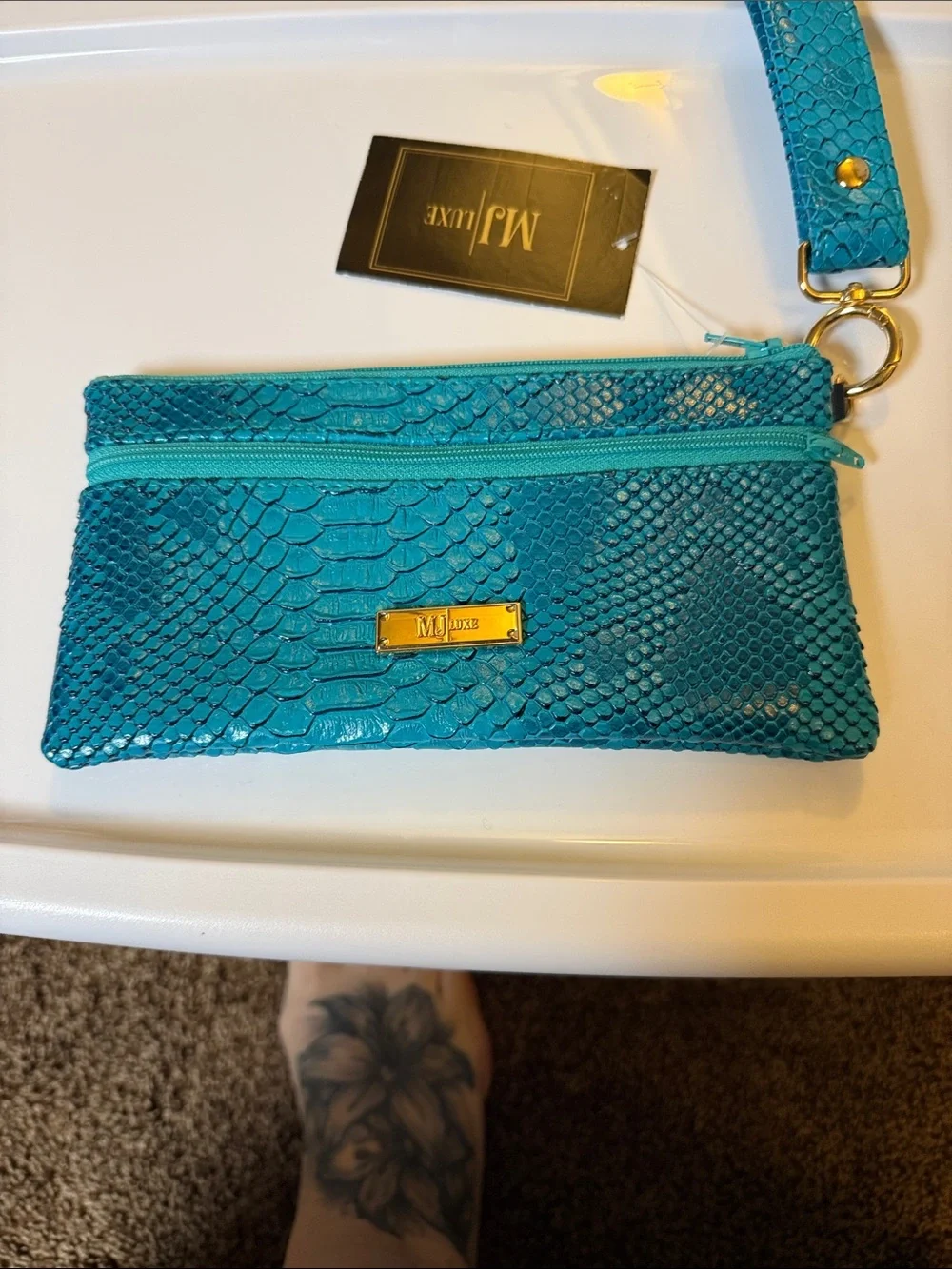 Makeup Junkie Luxe Teal Snake-Embossed Zip Wristlet with Detachable Strap